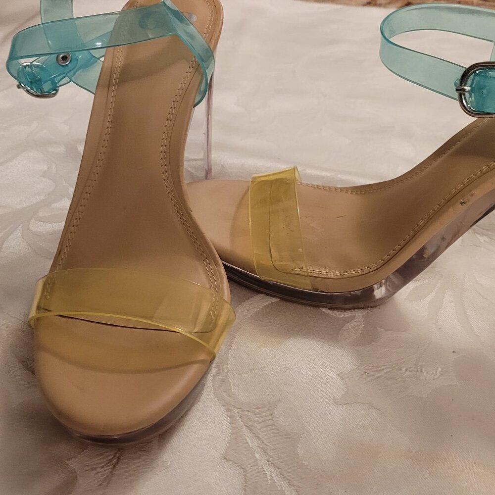 NWOT BG 2-Koool Lucite Heel Sandals
